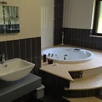 مزرعة للإقامة Casafucciresort Senise